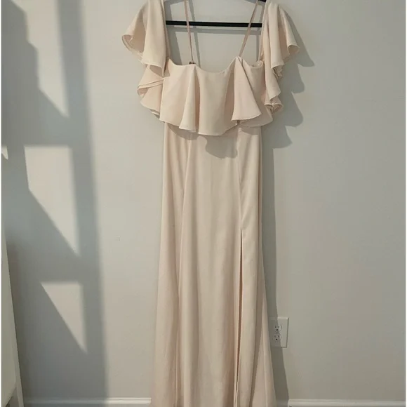 Fame and Partners Cream Gown Off the Shoulder Fitted Waist Size M High Slit - Picture 3 of 16